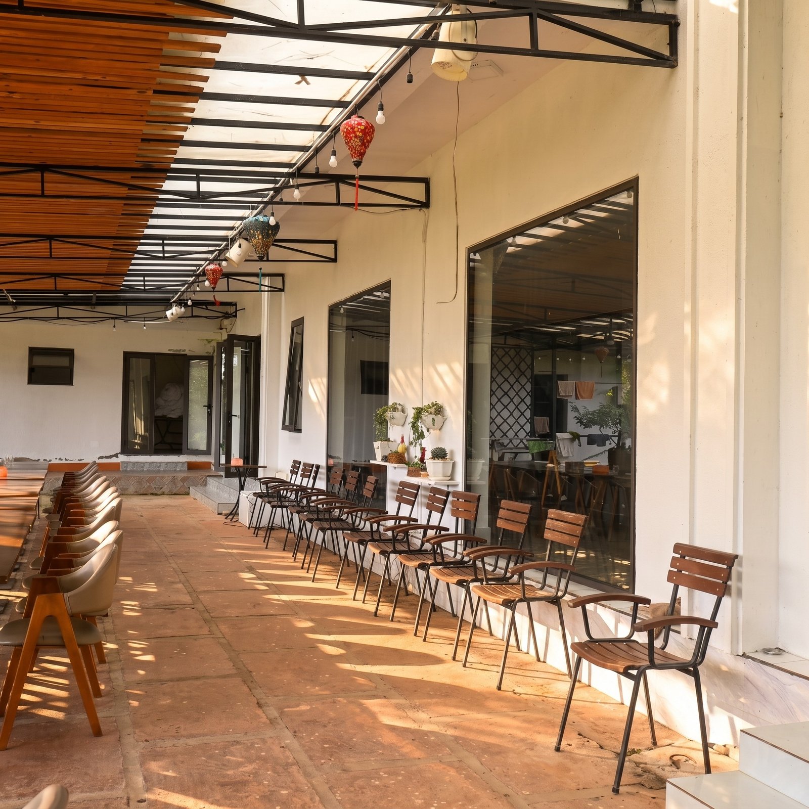 Mặt sau